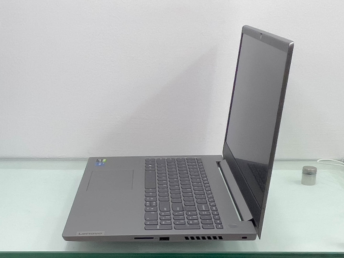 computadoras y laptops - Laptop Lenovo ThinkBook 15p G2 ITH/i5-11400H/16 GB DDR4 / 512GB SSD / GTX 1650  2