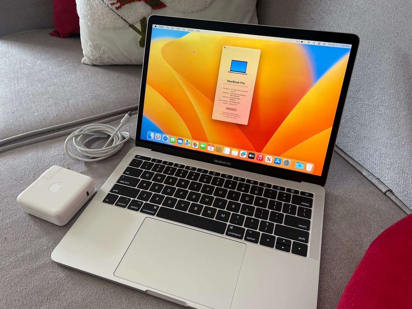 computadoras y laptops - MacBook Pro 13” 2017 256GB SSD en Perfectas Condiciones