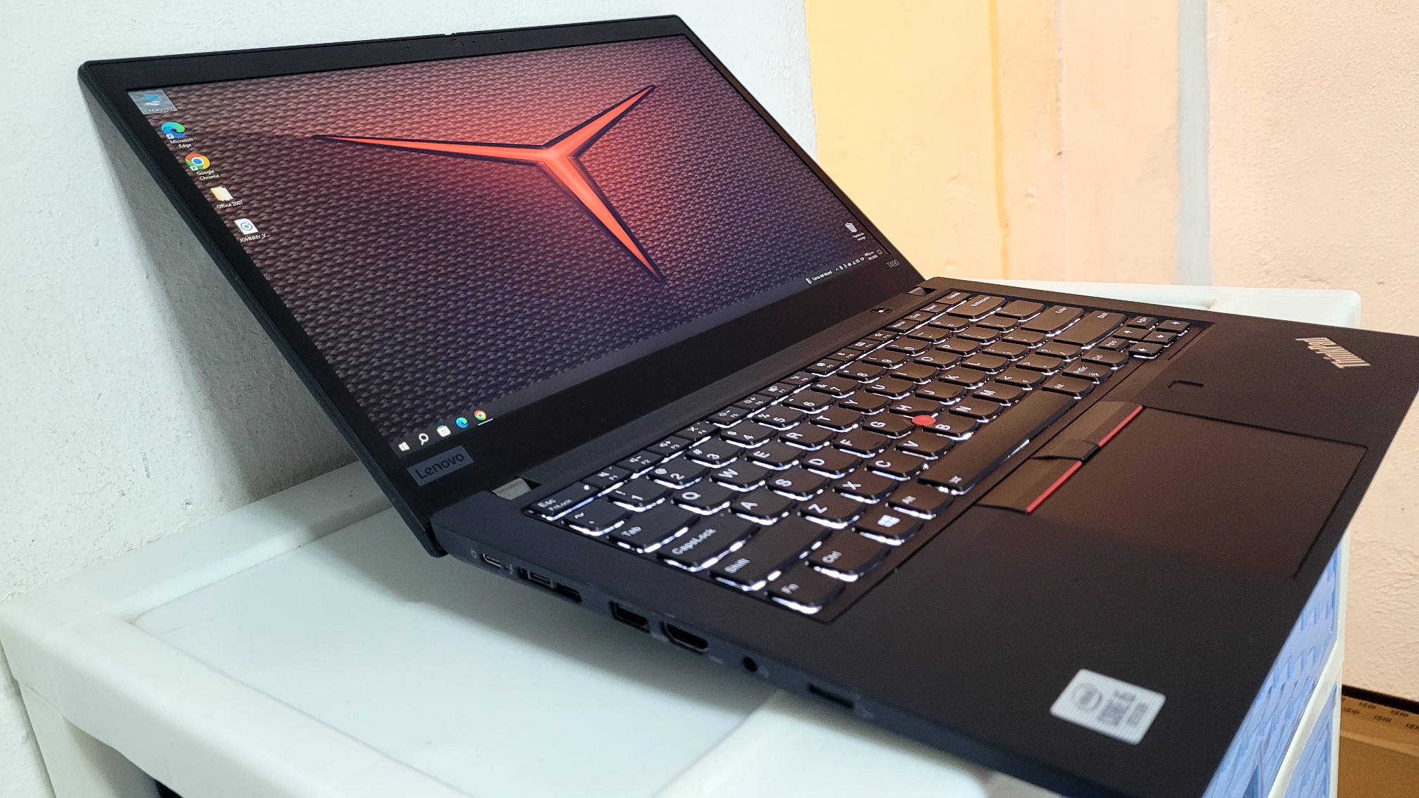 computadoras y laptops - Lenovo t490 14 Pulg Core i5 8va Gen Ram 16gb ddr4 Disco 256gb SSD Video 8gb 1