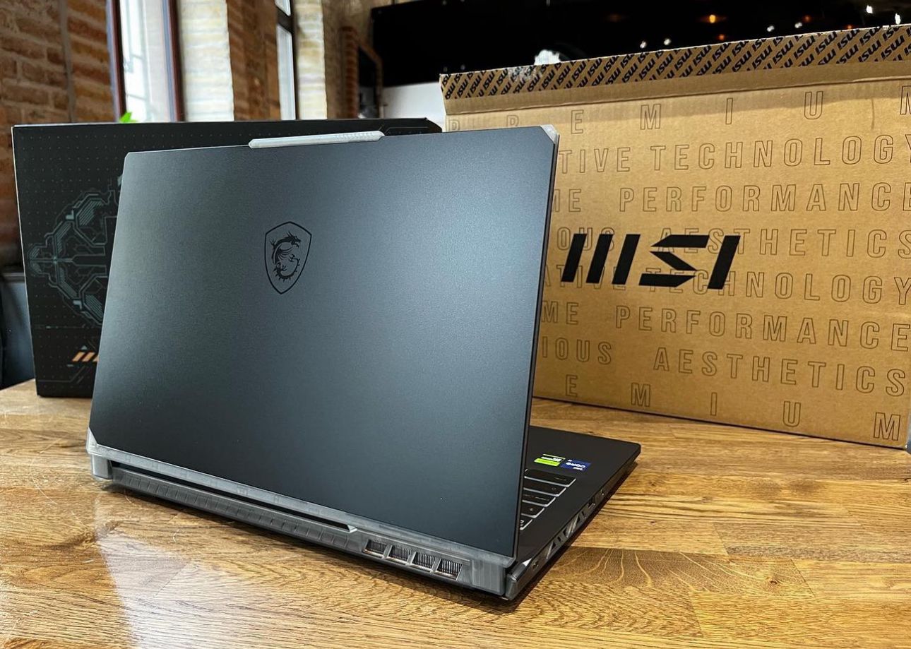 computadoras y laptops - MSI Cyborg 2023, 15.6 FHD Core i7, RAM 16GB, 512GB