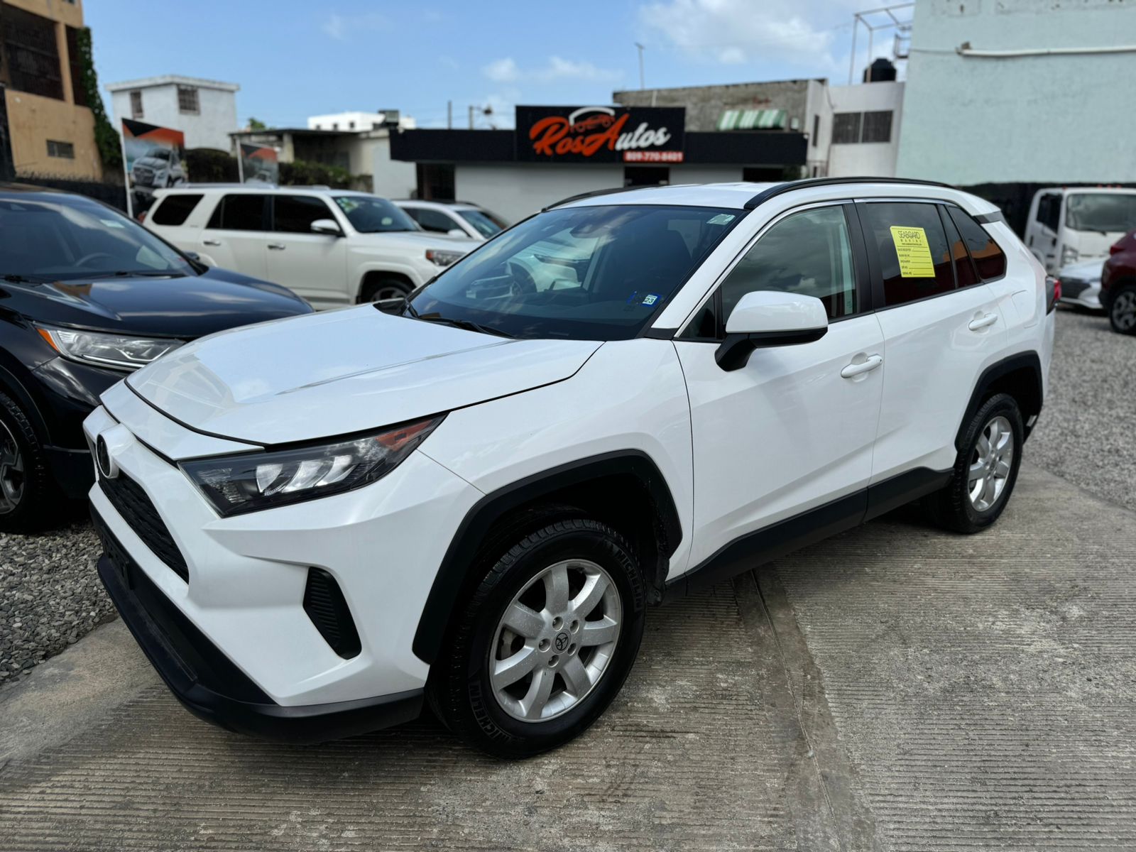 jeepetas y camionetas - Toyota Rav4 LE 2021 0