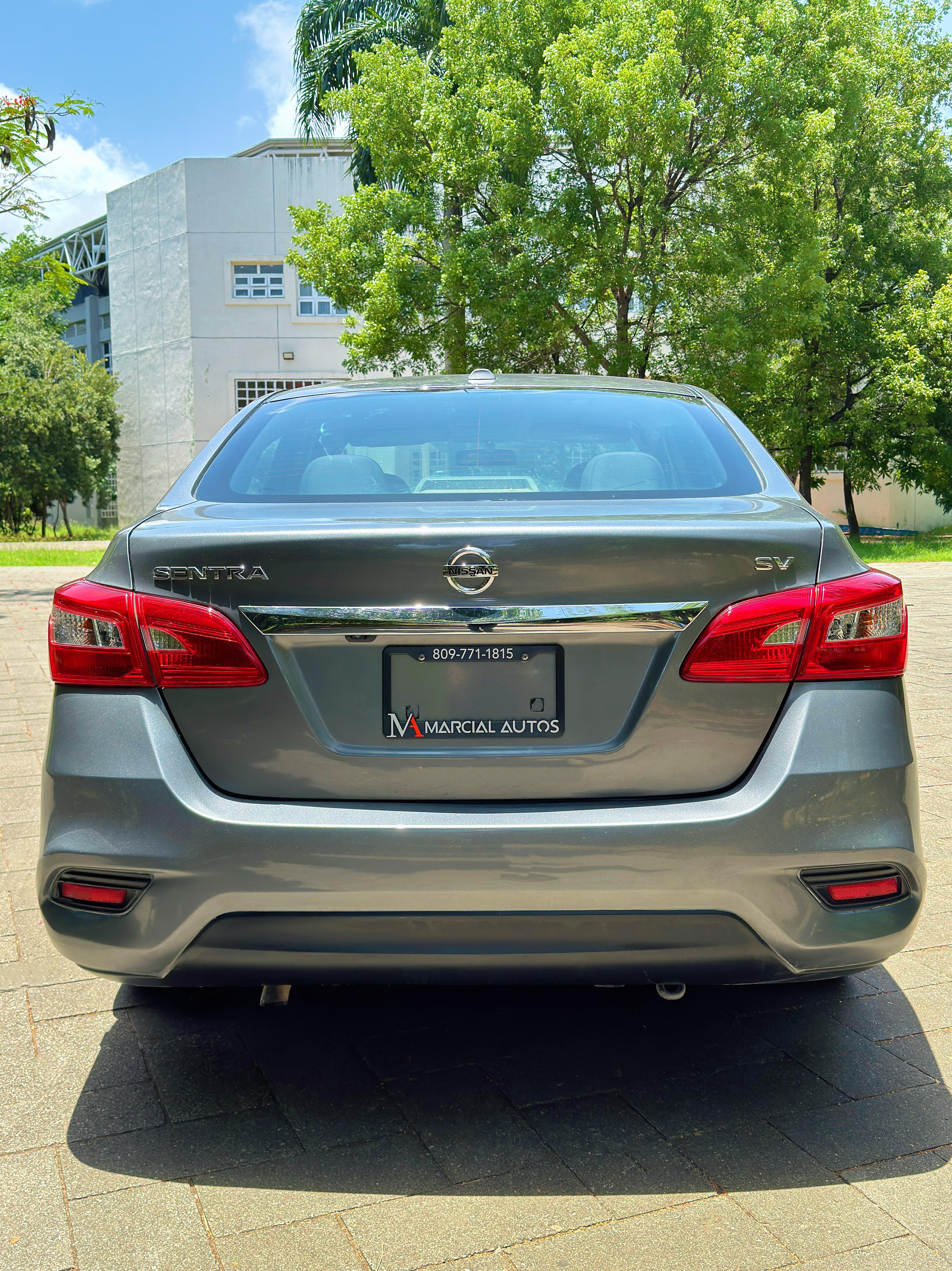 jeepetas y camionetas - Nissan sentra SV 2017 excelente condiciones clean carfax  3