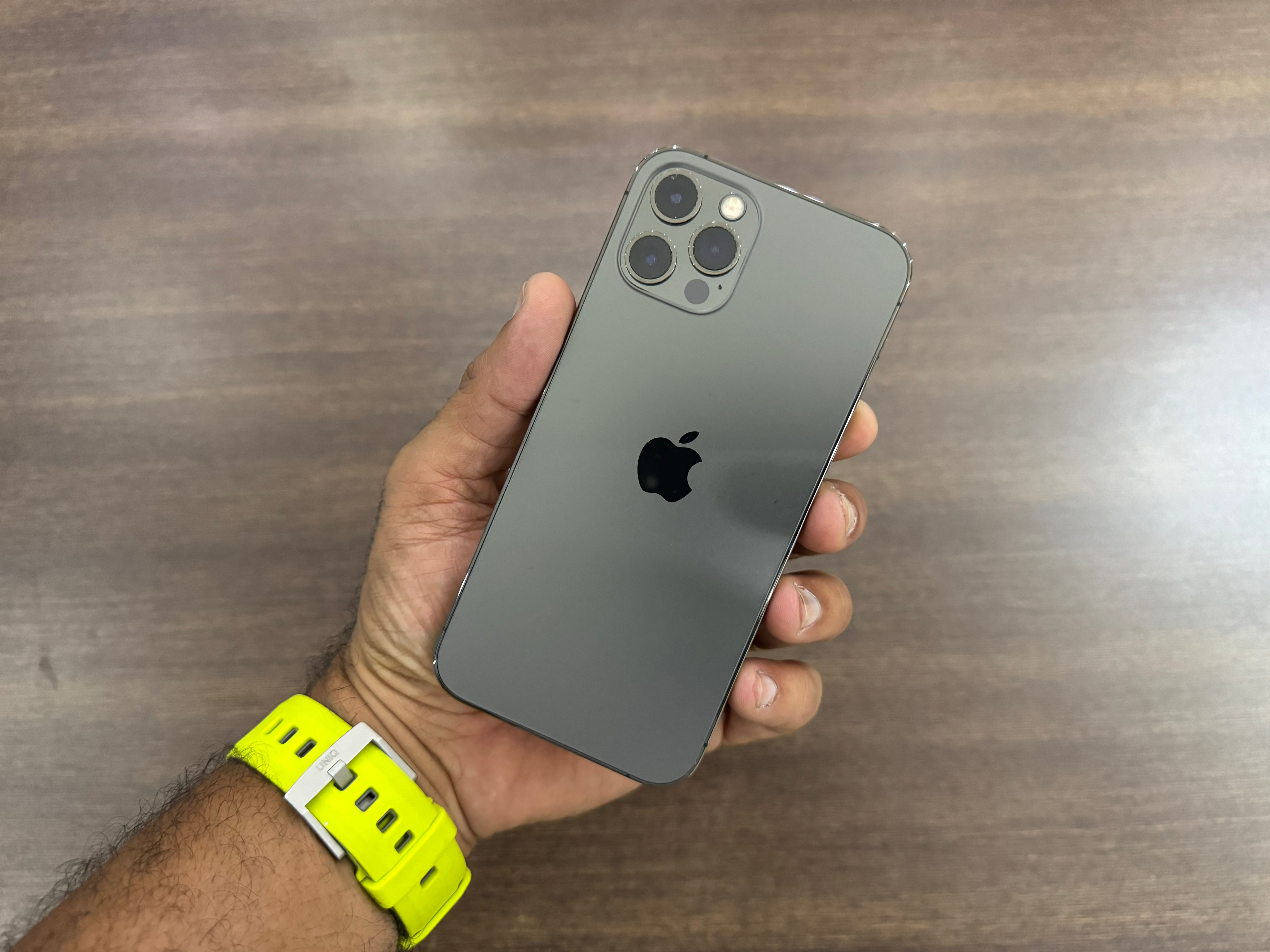 celulares y tabletas - iPhone 12 Pro 128GB Graphite Como Nuevo, $ 24,800 