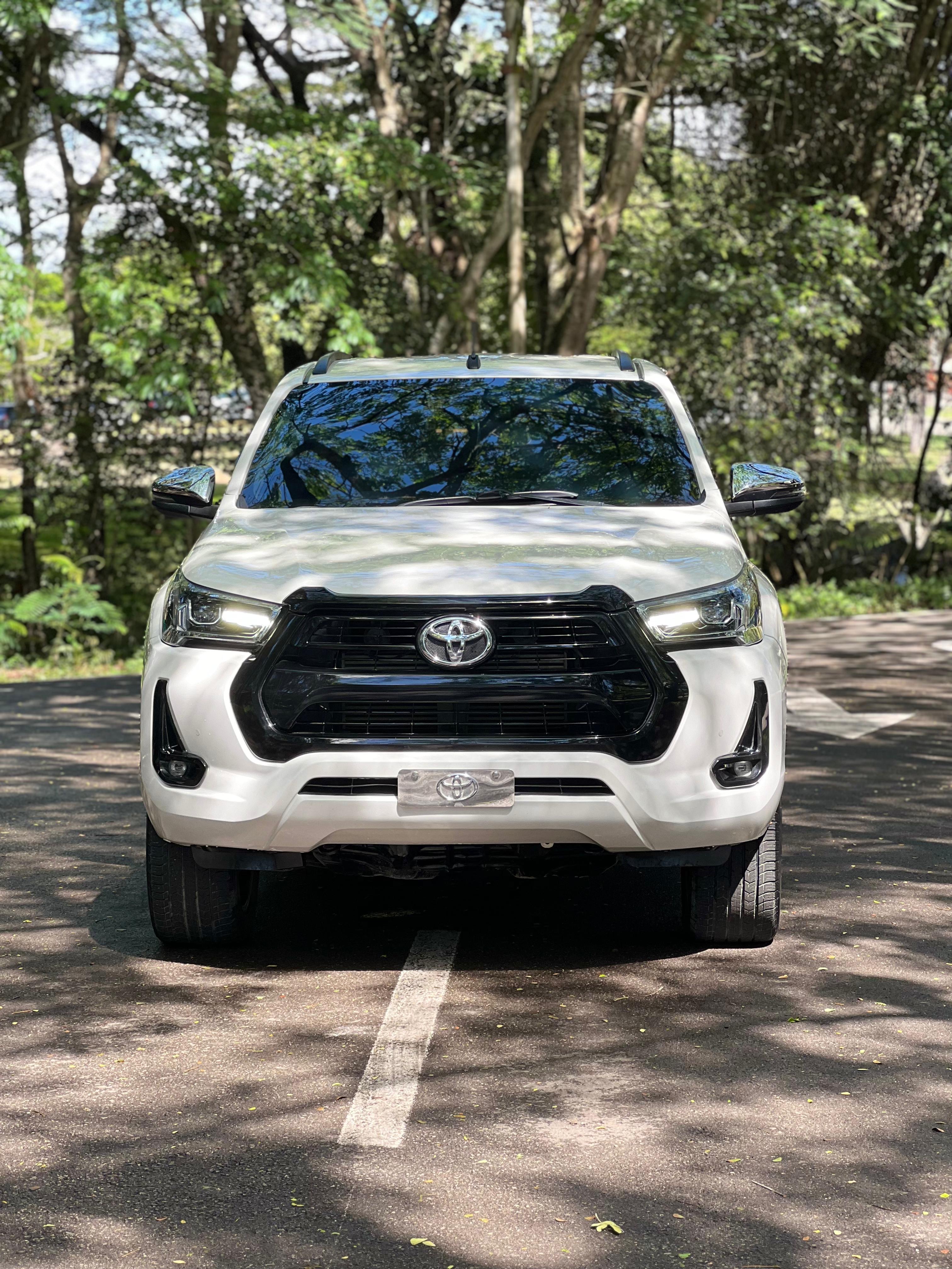 jeepetas y camionetas - Toyota Hilux SRV 2021  4