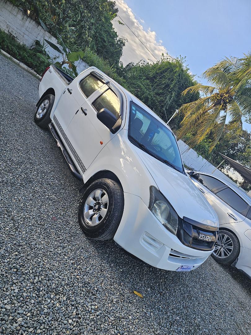 jeepetas y camionetas - Isuzu Dmax 2013 mecánica.
 1