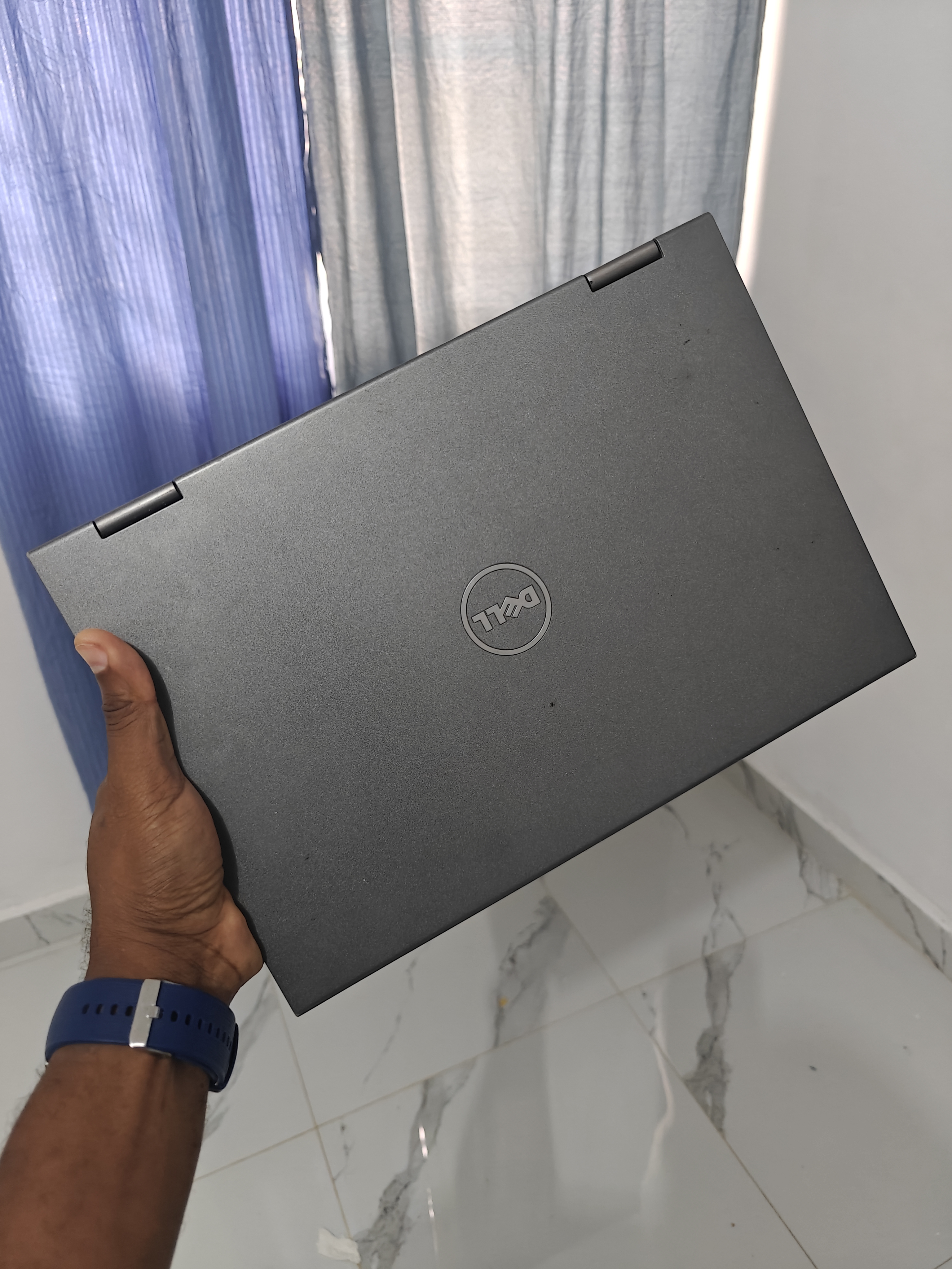 computadoras y laptops - Dell Inspiron P69G 14 Pulgs Touch 1TB 4GB Ram