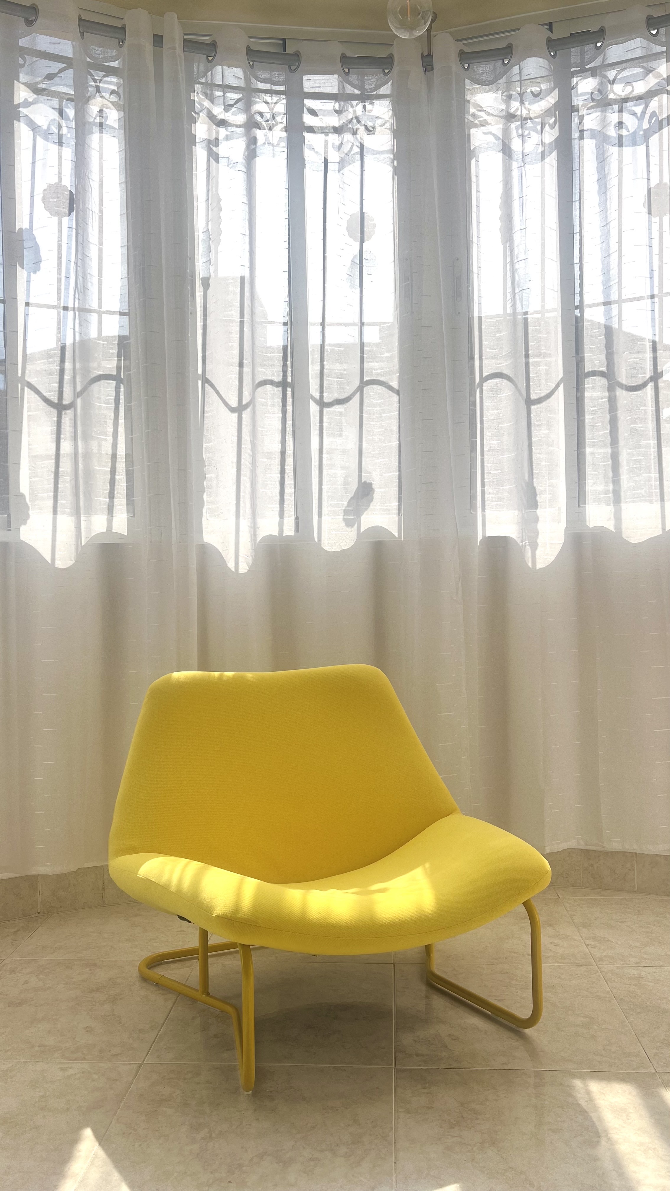 decoración y accesorios - sillón amarillo 