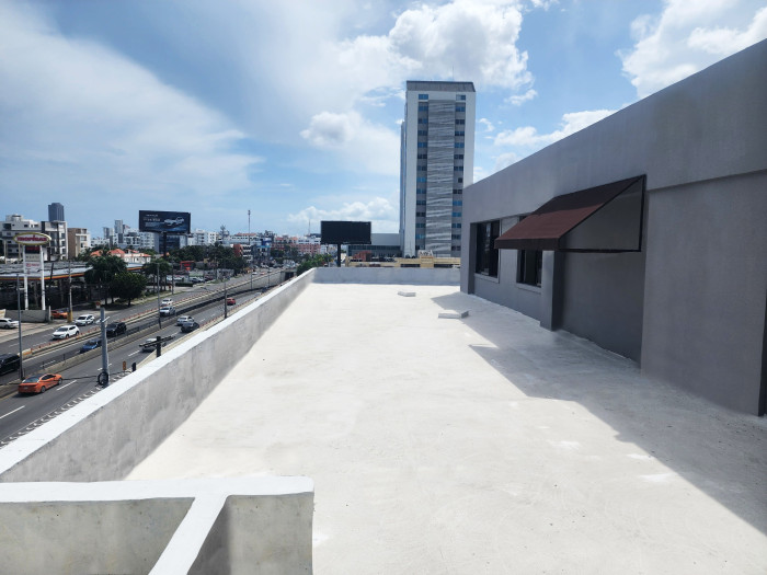 oficinas y locales comerciales - 🏢 Local en Alquiler en El Millón - 27 de Febrero.