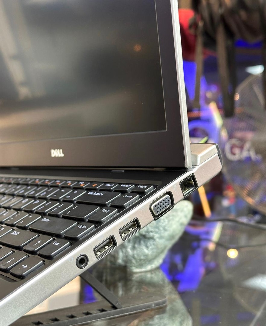 computadoras y laptops - Laptop Dell Latitude 3330 i5 128GB SSD  2