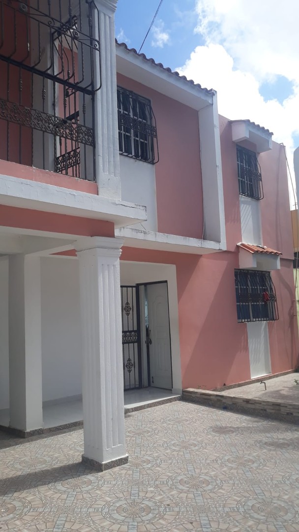 apartamentos - Vivienda unifamiliar de 2 niveles, en la Guayubin Olivo. Sto. Dgo Este.
