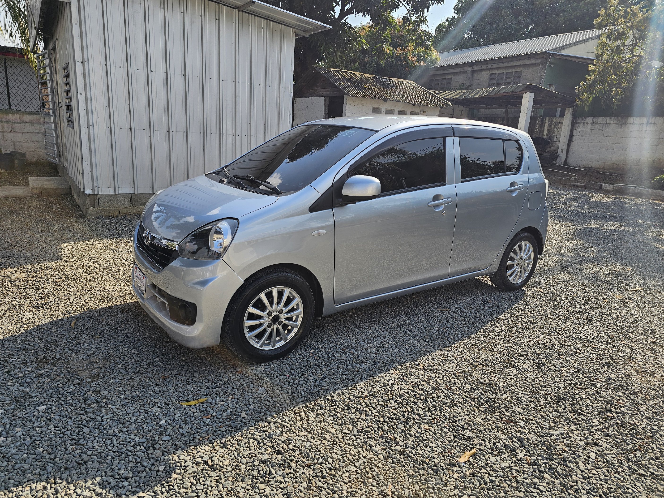 carros - Toyota pixis 2017