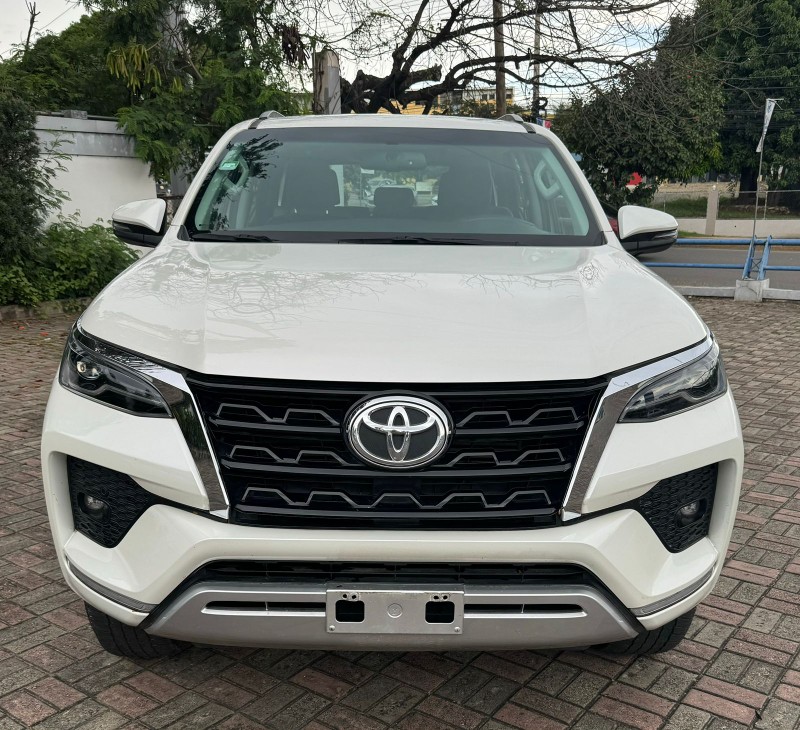 jeepetas y camionetas - Toyota fortuner 2022