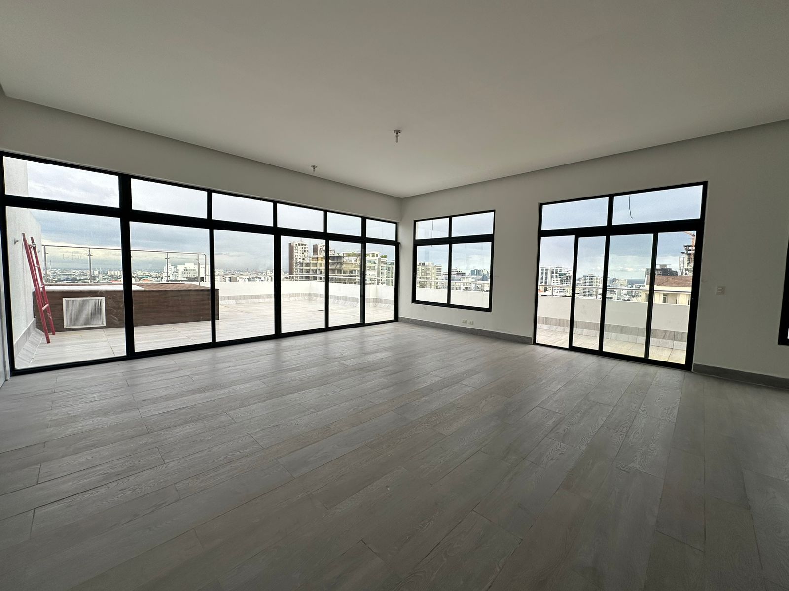 penthouses - En venta lujoso y exclusivo Penthouse en el sector Piantini  8