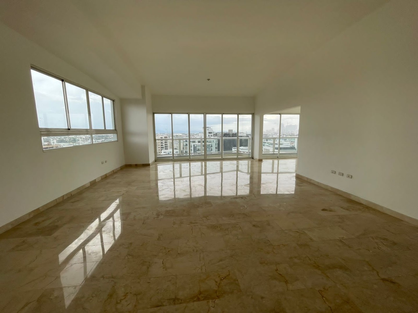 penthouses - Venta de Penthouse en el Evaris Morales  1