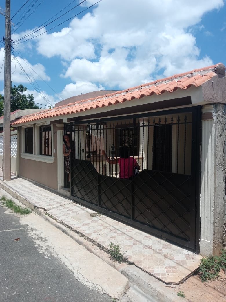 casas - Alquilo casa en Acacia II San Isidro entra el Amalia Santo Domingo Este
