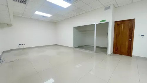 oficinas y locales comerciales - ALQUILO Amplio Local Comercial 1er Piso En Naco/Piantini
*Código: PD116* 1