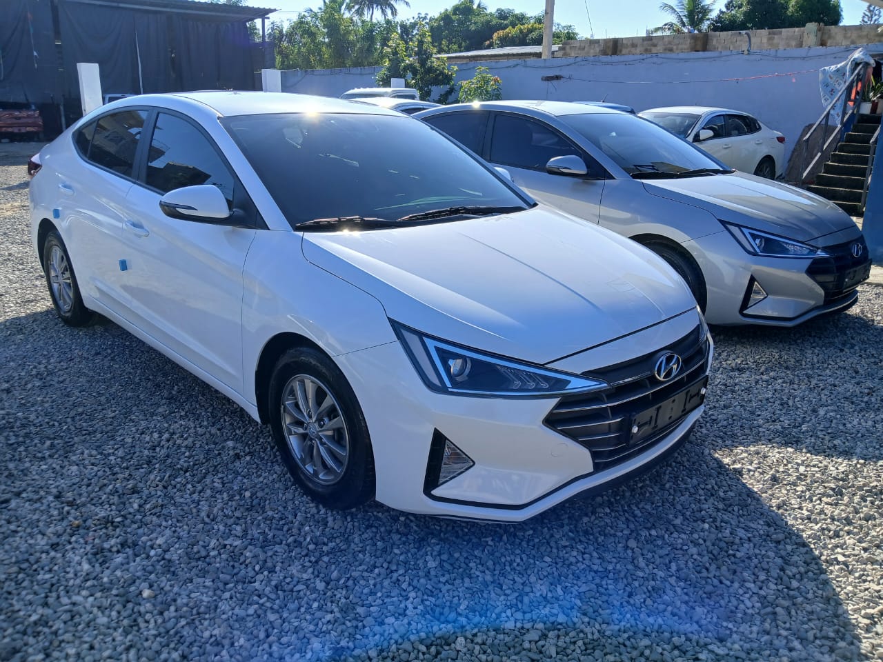 carros - VENDO HYUNDAI AVANTE 2020 INICIAL 150,000 FINANCIA 1