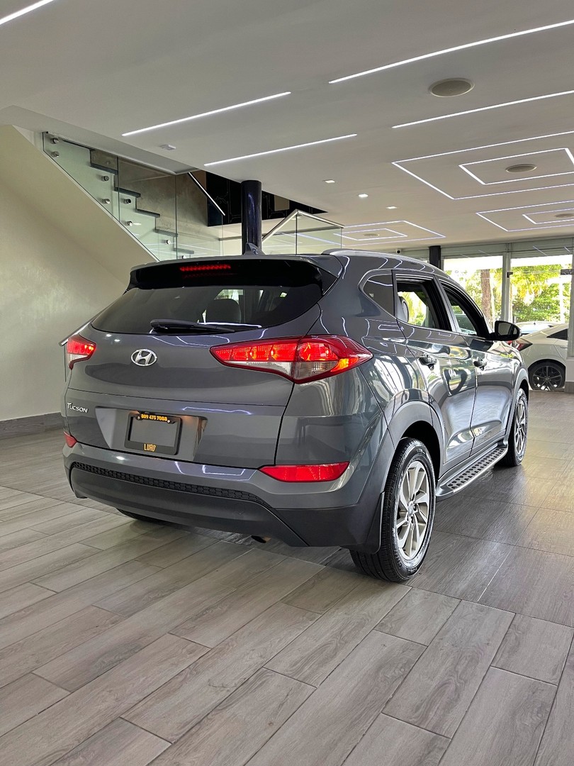 jeepetas y camionetas - Hyundai Tucson SEL 4x4 2018 impecable  4