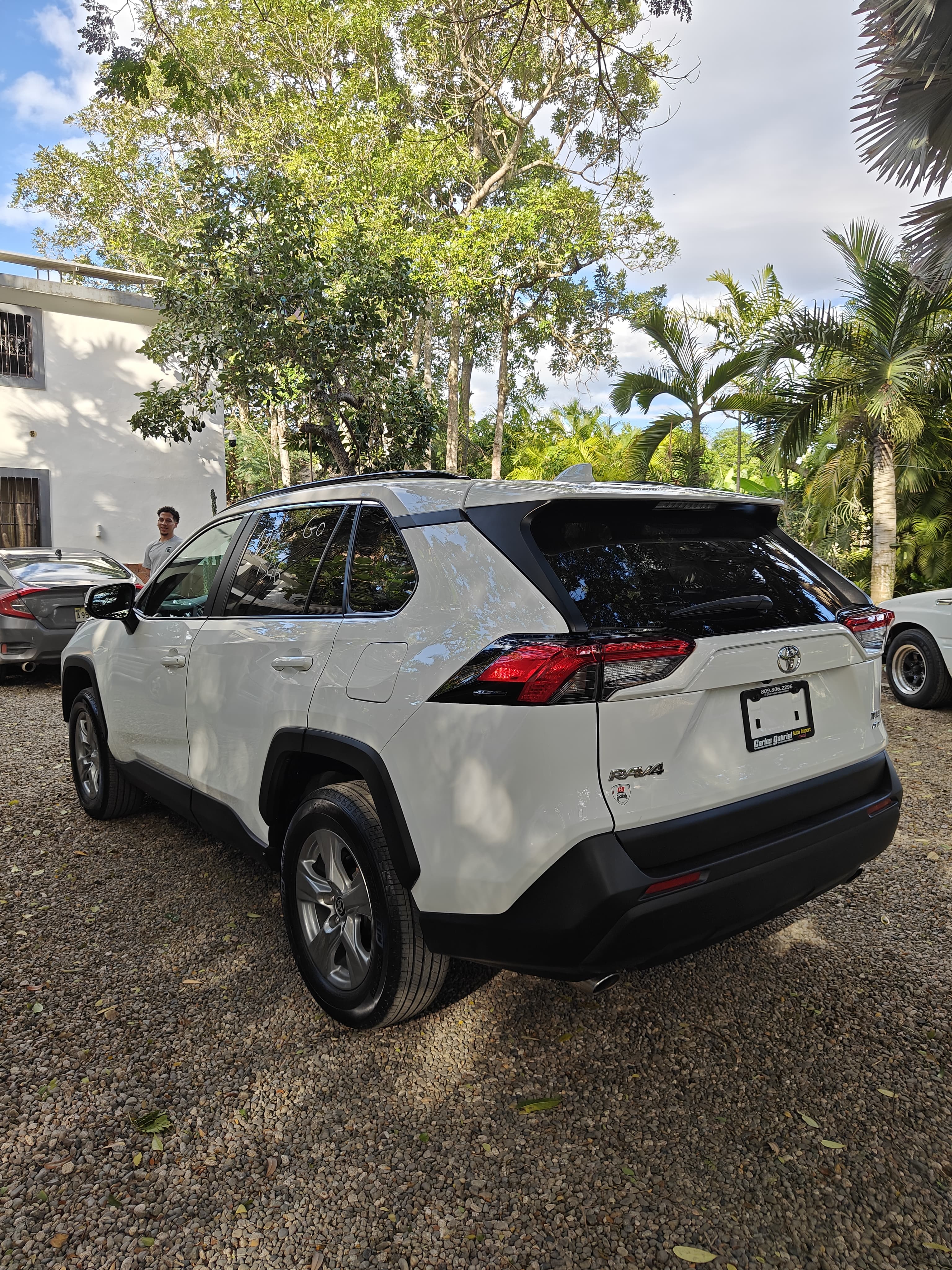 jeepetas y camionetas - Toyota rav4 2023 3