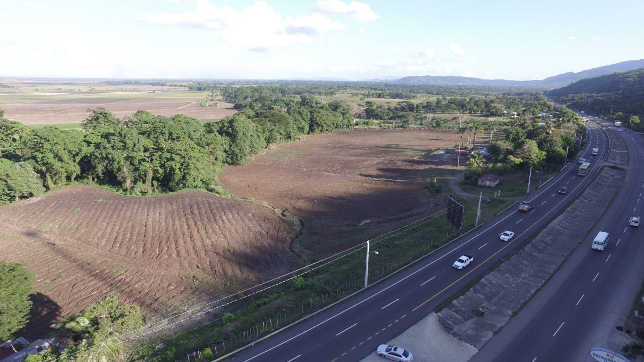 solares y terrenos - Terreno Disponible en la Autopista Duarte, Rep. Dom.
 1