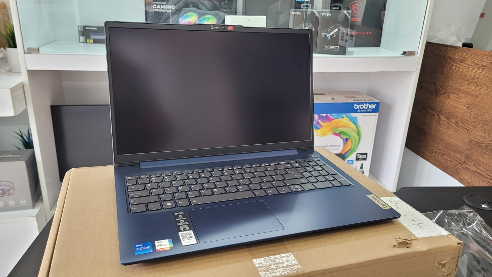 computadoras y laptops - LENOVO SLIM 3 15LRU8 TOUCH 16GB 512SSD