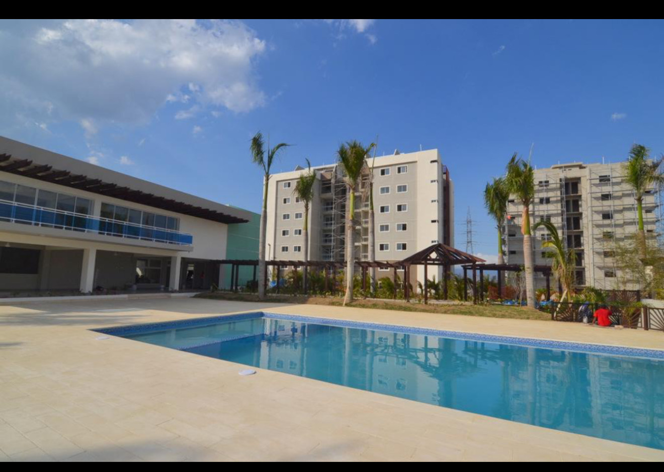 apartamentos - vendo 5 nivel en residencial Mediterráneo  0