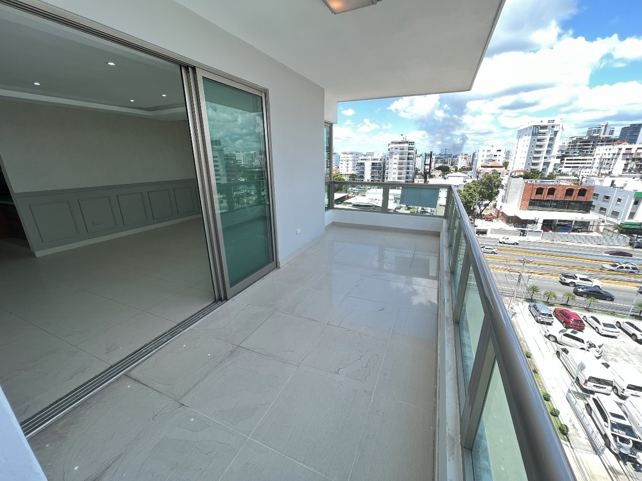apartamentos - Apartamento espacioso y con balcón disponible en Bella Vista  1