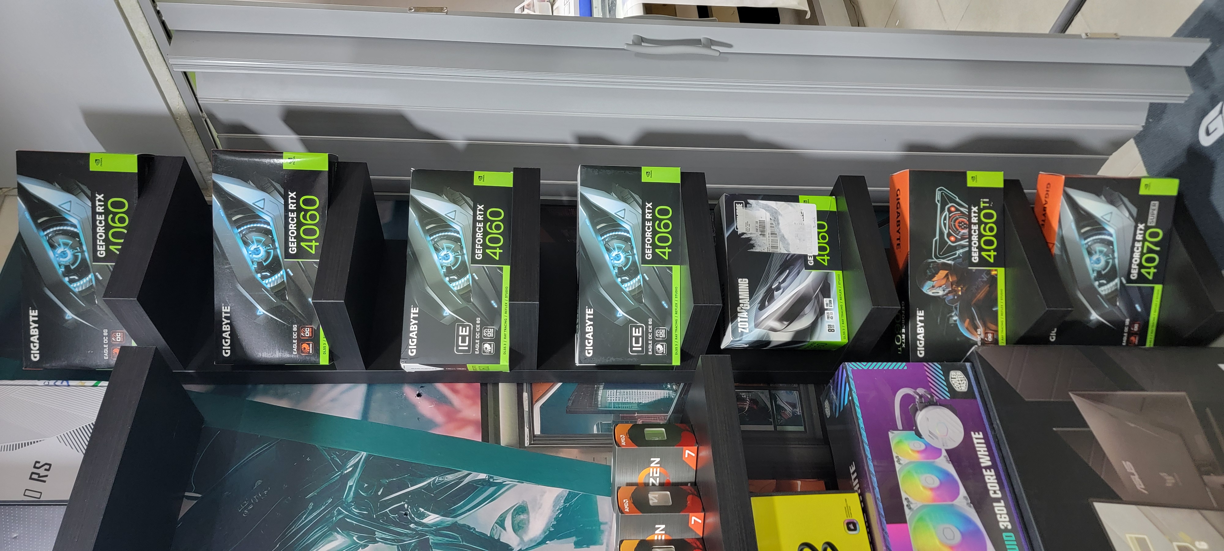 computadoras y laptops - TARJETA GRÁFICA Geforce 4060 RTX 1