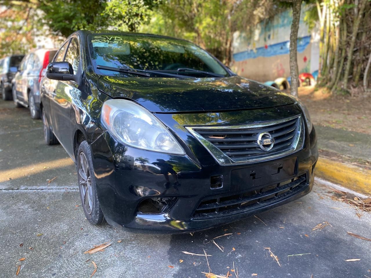 carros - Nissan Versa 2012 en liquidación  3