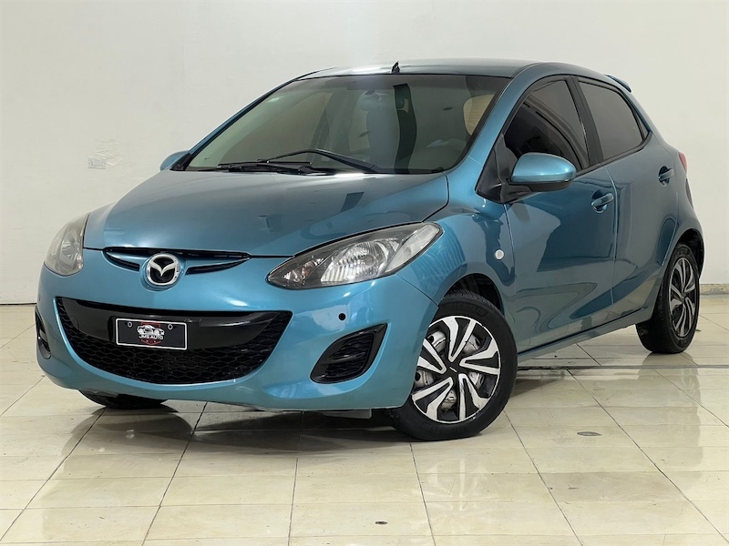 carros - MAZDA DEMIO AÑO 2013  3