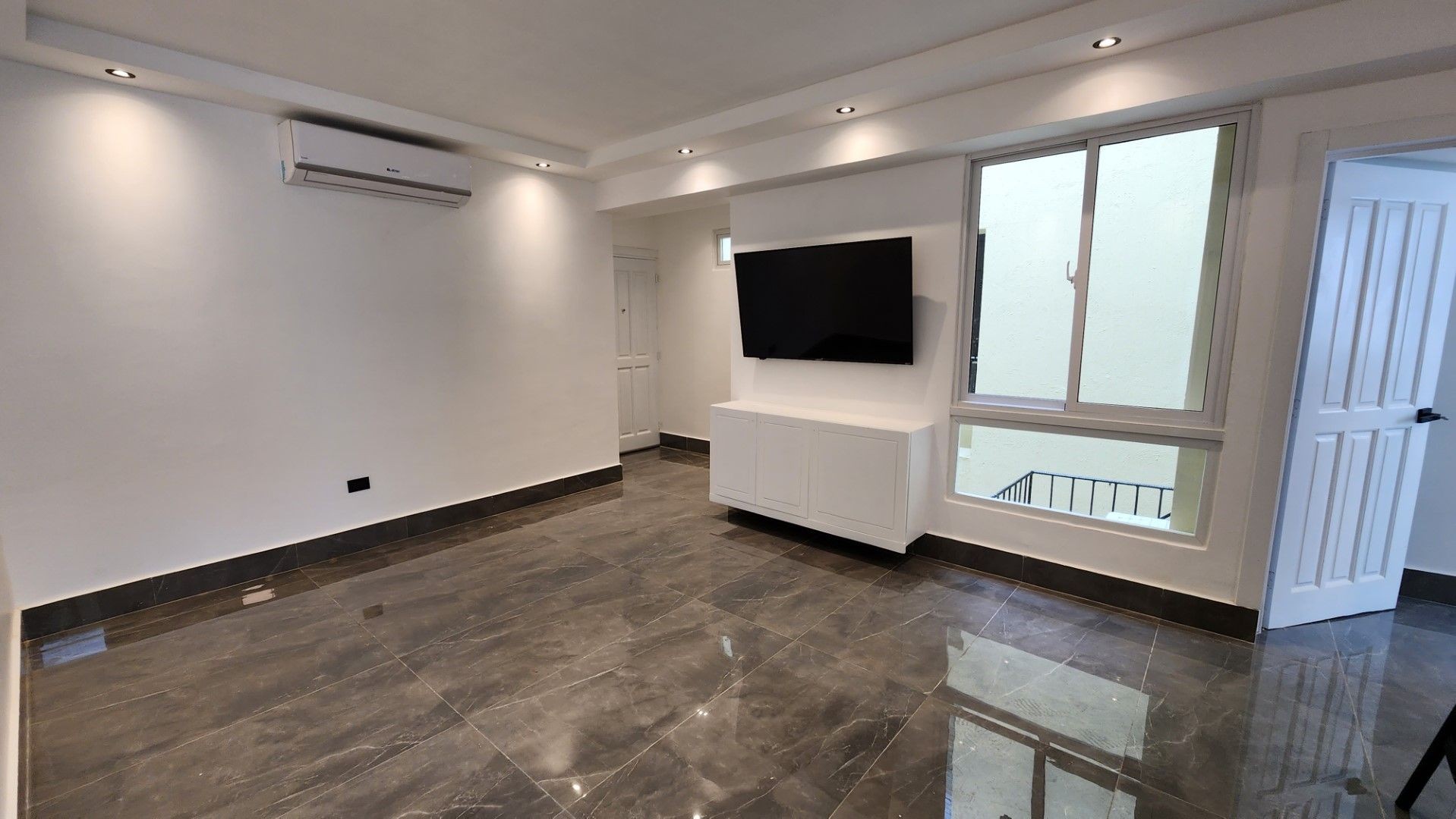 apartamentos - Apartamento en alquiler con linea blanca en Piantini, distrito nacional  1