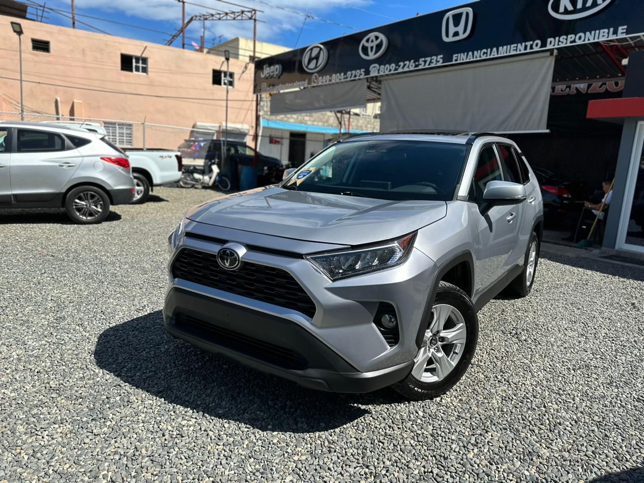 jeepetas y camionetas - Toyota rav4 2019 XlE 4x4 full