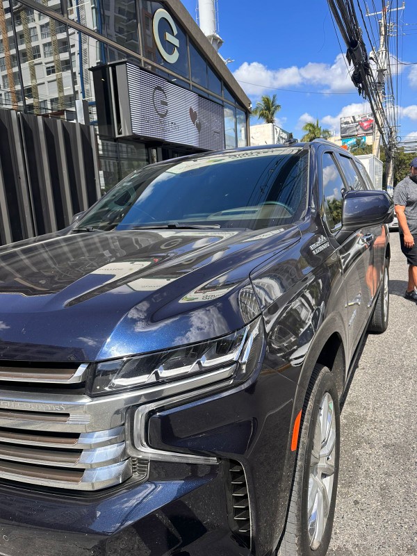 jeepetas y camionetas - Chevolet tahoe 2023 high 