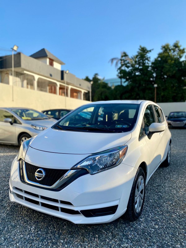 carros - Nissan versa 2018 4