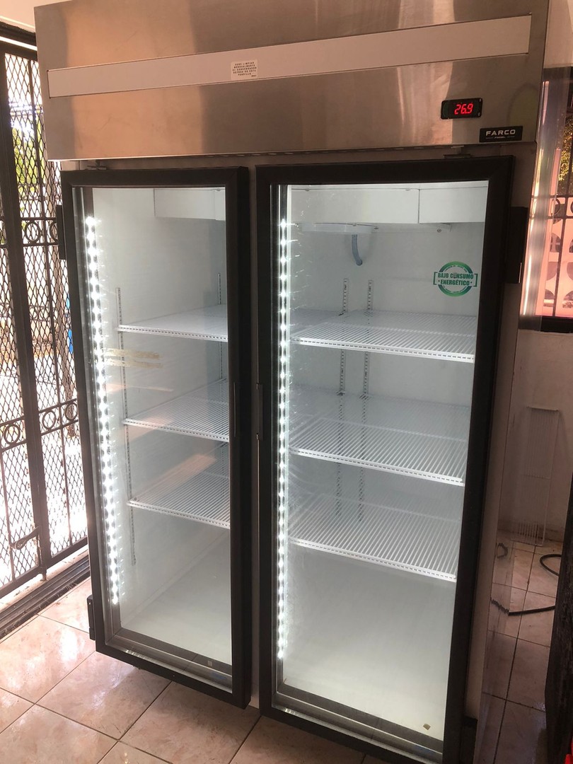 equipos profesionales - Refrigeradores Farco exhibidores 2 puertas renovados