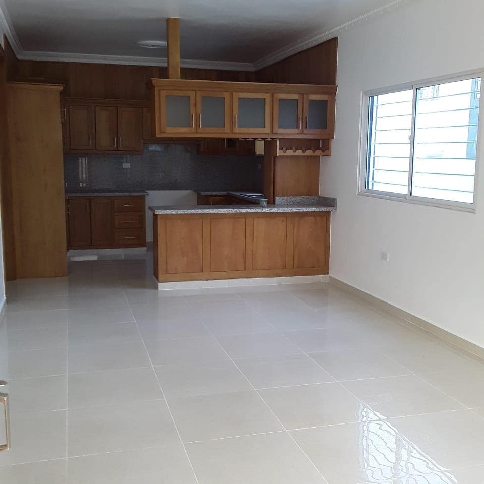 casas - AMPLIA CASA DE 3 HABITACIONES EN ZONA TRANQUILA: ¡TU HOGAR IDEAL ESPERA! 1