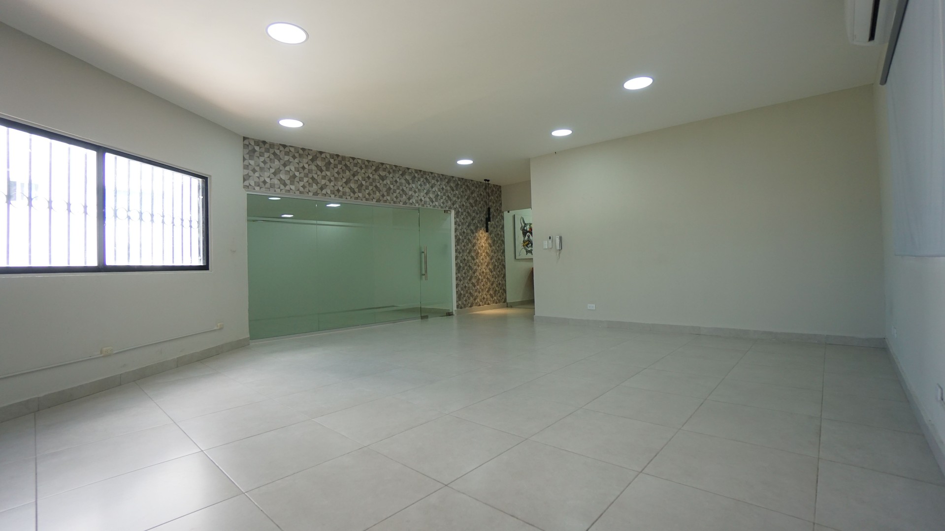 oficinas y locales comerciales - El Millon oficina 50m2 3er nivel 1 parqueo  6