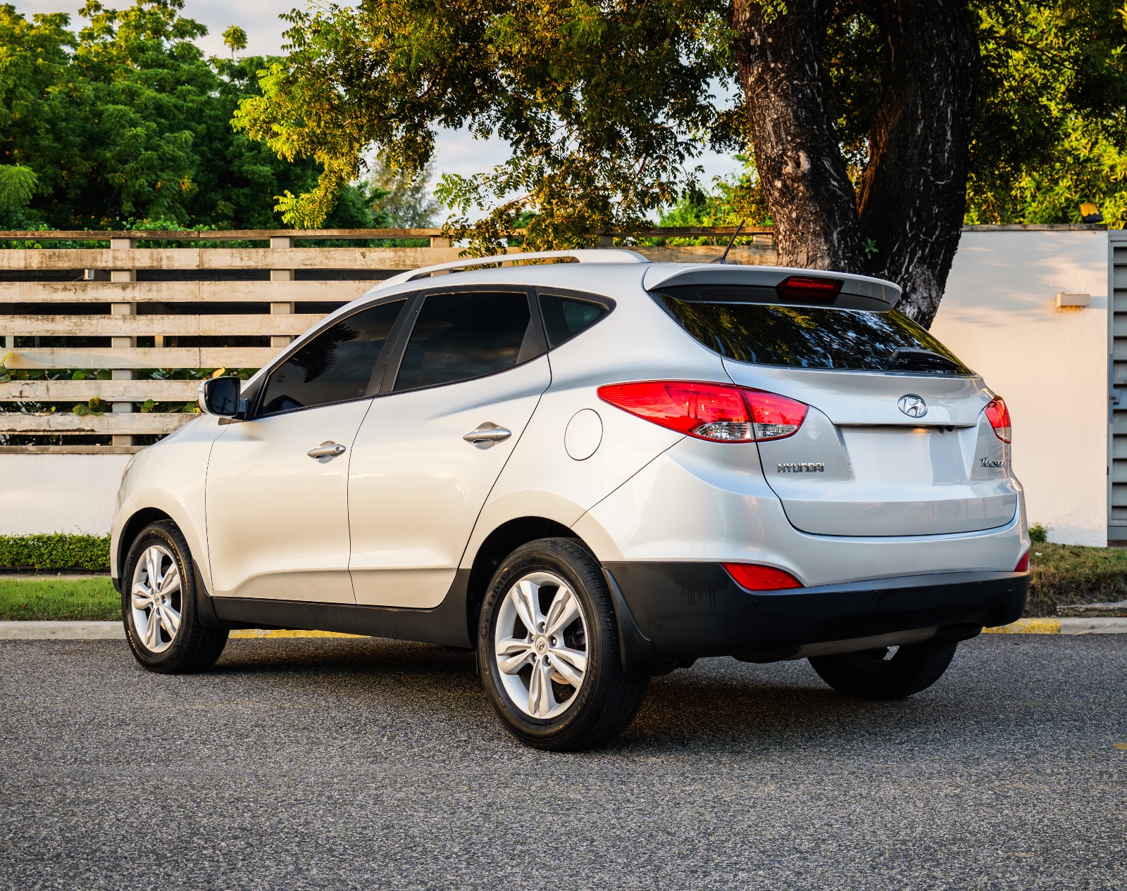 jeepetas y camionetas - HYUNDAI TUCSON AÑO 2013 8