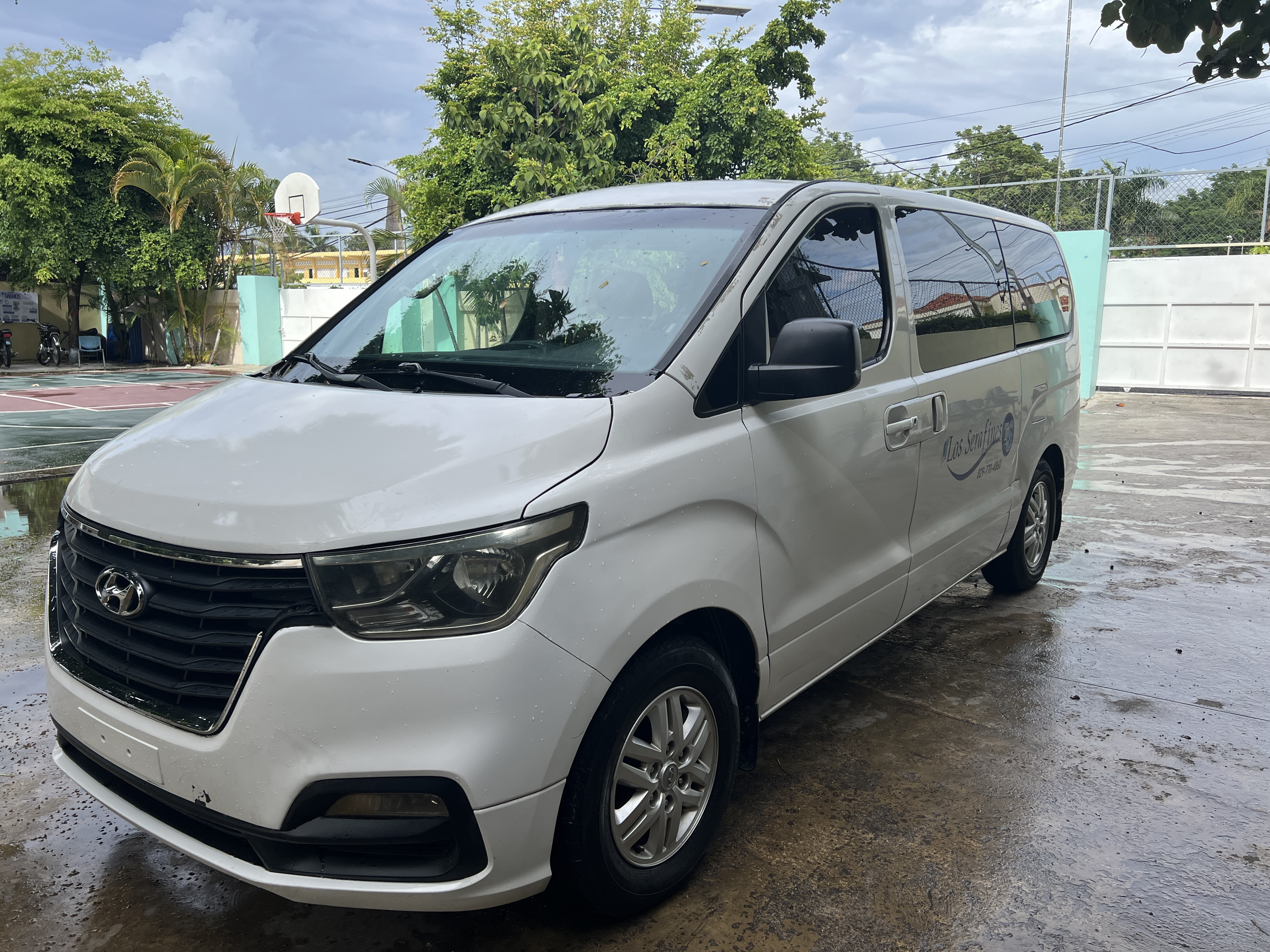 camiones y vehiculos pesados - Hyundai H1 2020 1