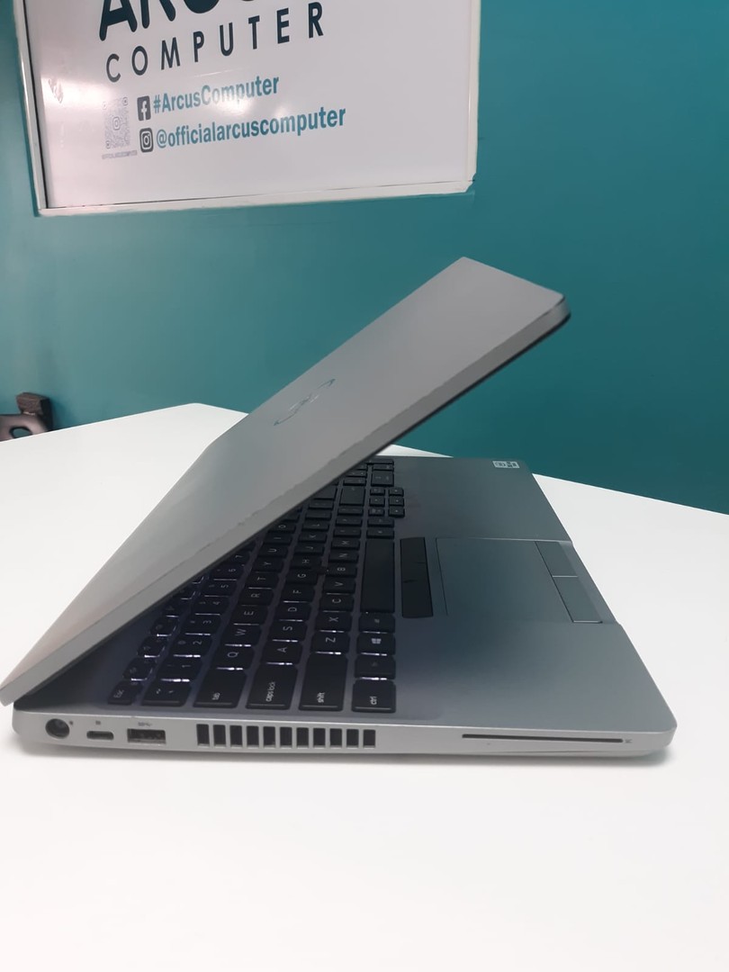 computadoras y laptops - Laptop, Dell Latitude 5510 10th Gen, Intel Core i5 / 8GB DDR4 / 500GB SSD	
 3