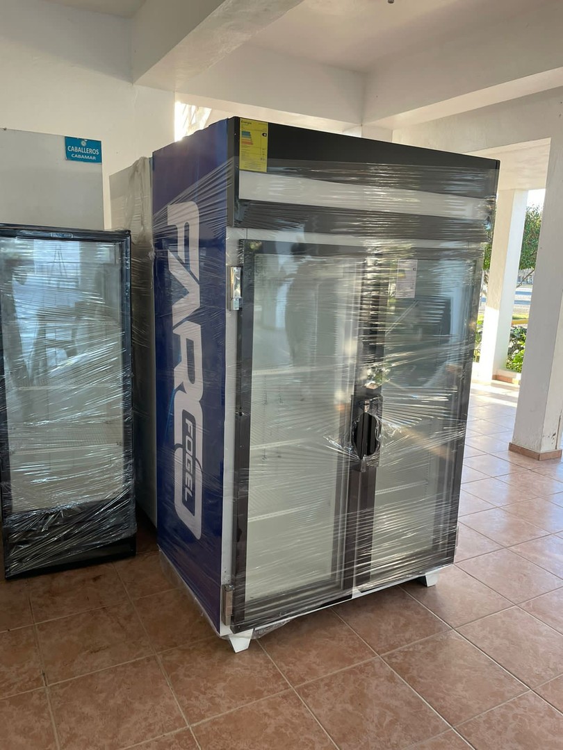 equipos profesionales - Refrigeradores Farco exhibidores 2 puertas renovados 4