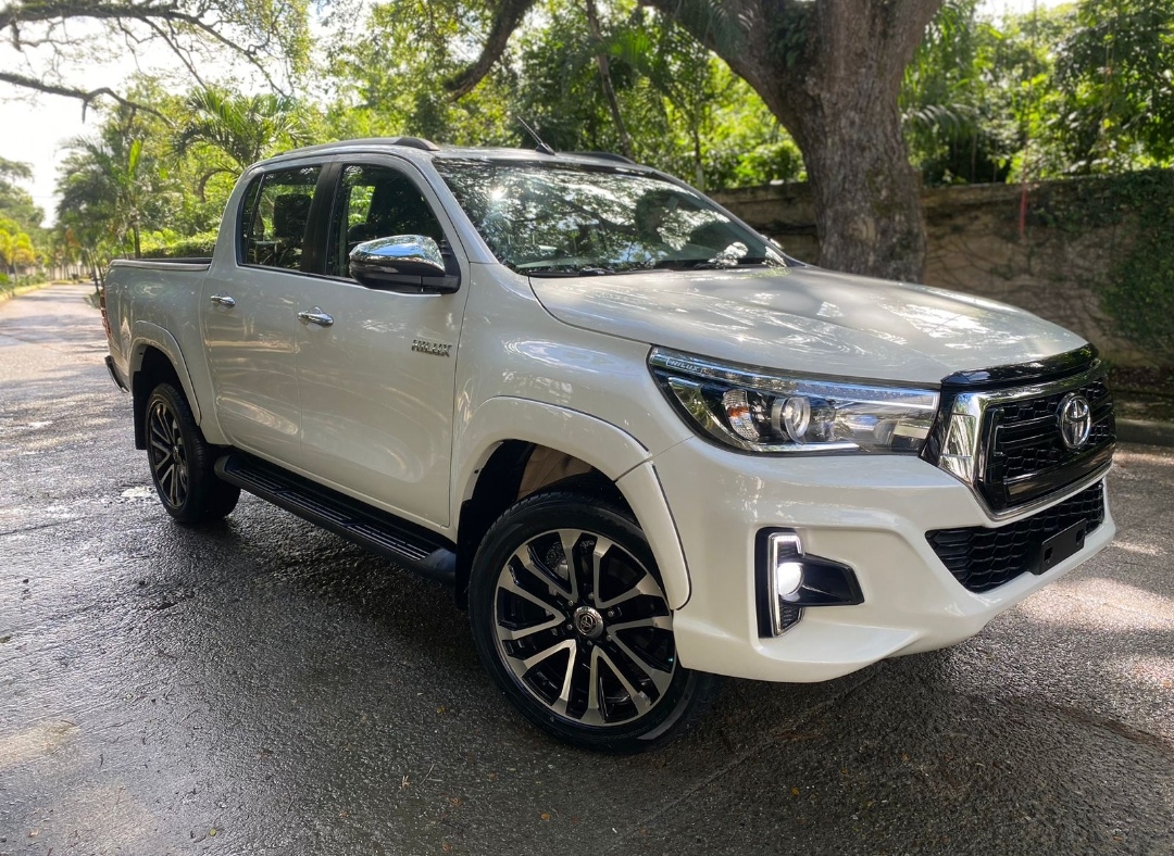 jeepetas y camionetas - 2020 Toyota Hilux SRV 4x4  2