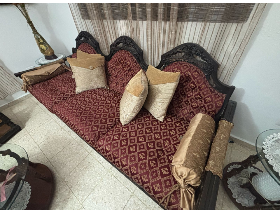 muebles y colchones - Vendo muebles de 3 piezas, tambien por separados.
llamame y acordamos el precio 2