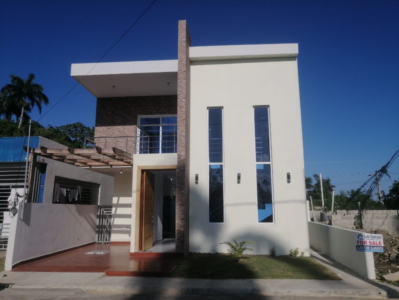 casas - Casa moderna lista para mudarse con su piscina y Buenos espacios bien ubicada 