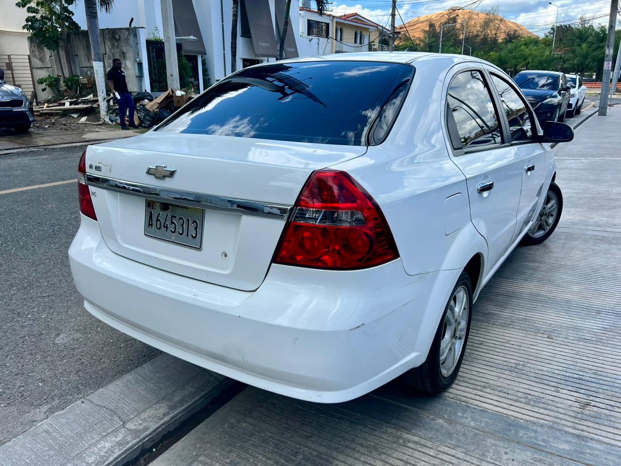 carros - Chevrolet Aveo 2015 1