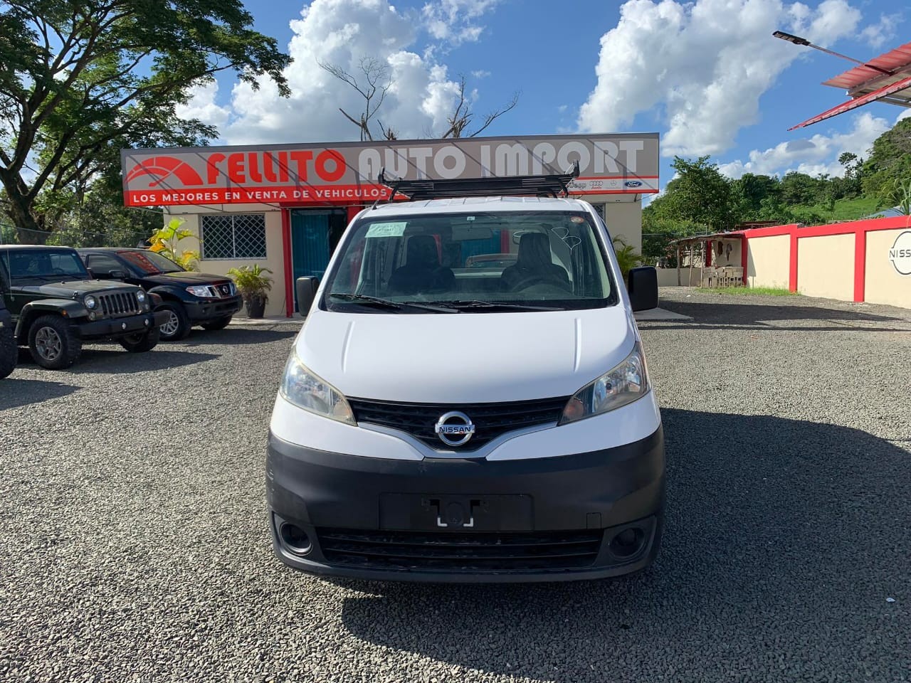 jeepetas y camionetas - NISSAN NV 200 .                          4