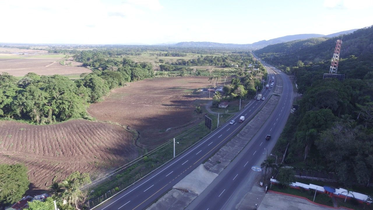 solares y terrenos - Terreno Disponible en la Autopista Duarte, Rep. Dom.
 3