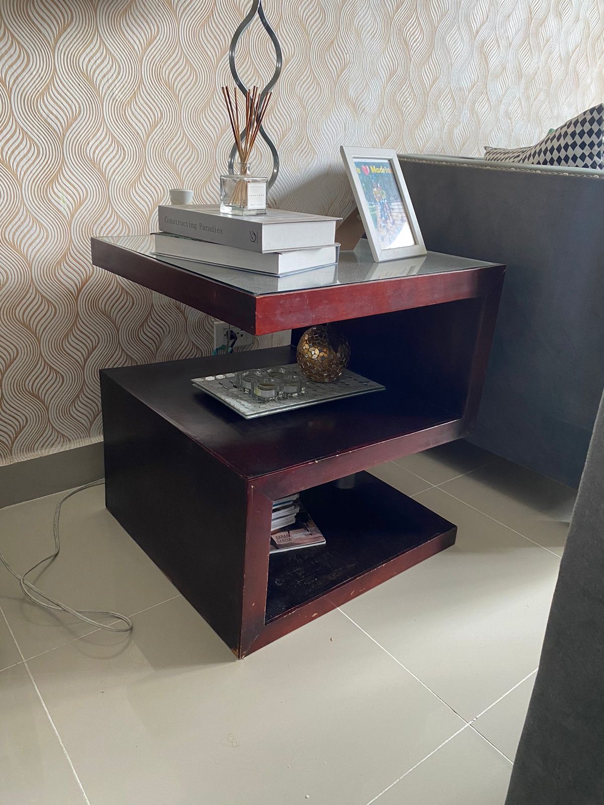 muebles y colchones - Venta, repisa, 2 mesas laterales, y otoman