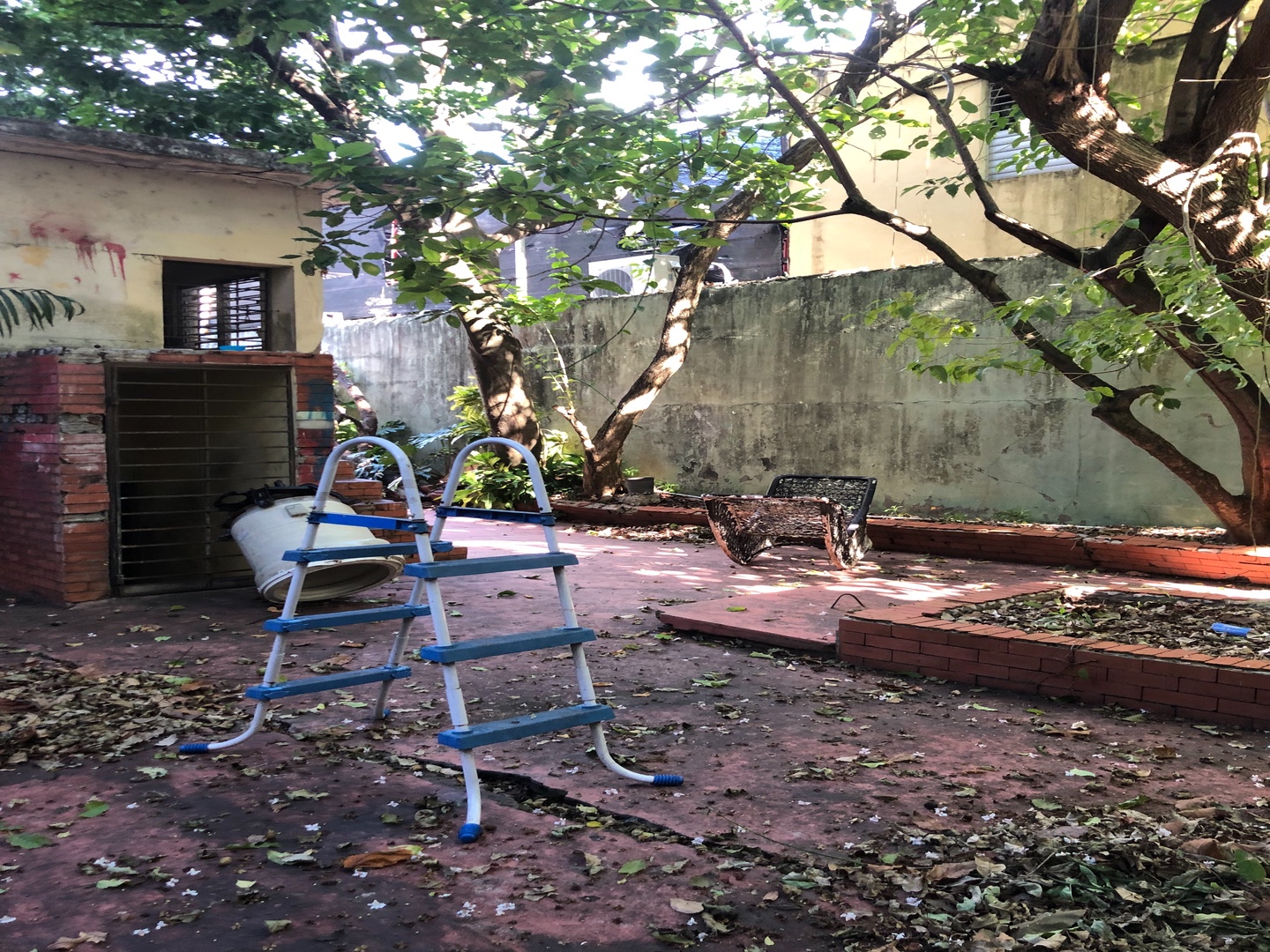 casas - Vendo casa o solar para torre en el Ensanchez Paraiso 561 mts. Con 17 de frente 