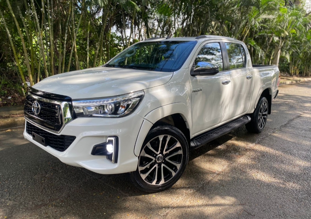 jeepetas y camionetas - 2020 Toyota Hilux SRV 4x4  0